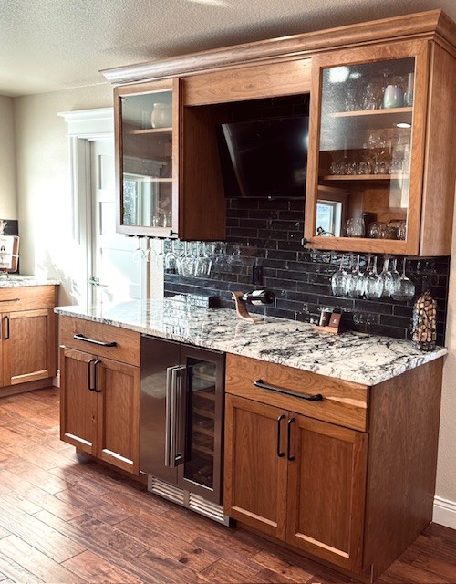 Wooden Kitchen Cabinet Design and Countertop